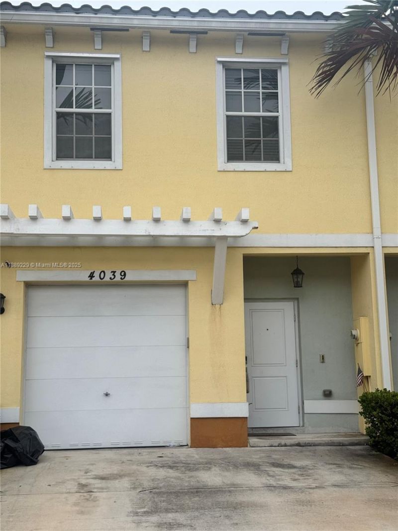 4039 NW 11th St, Lauderhill, FL 33313 Photo