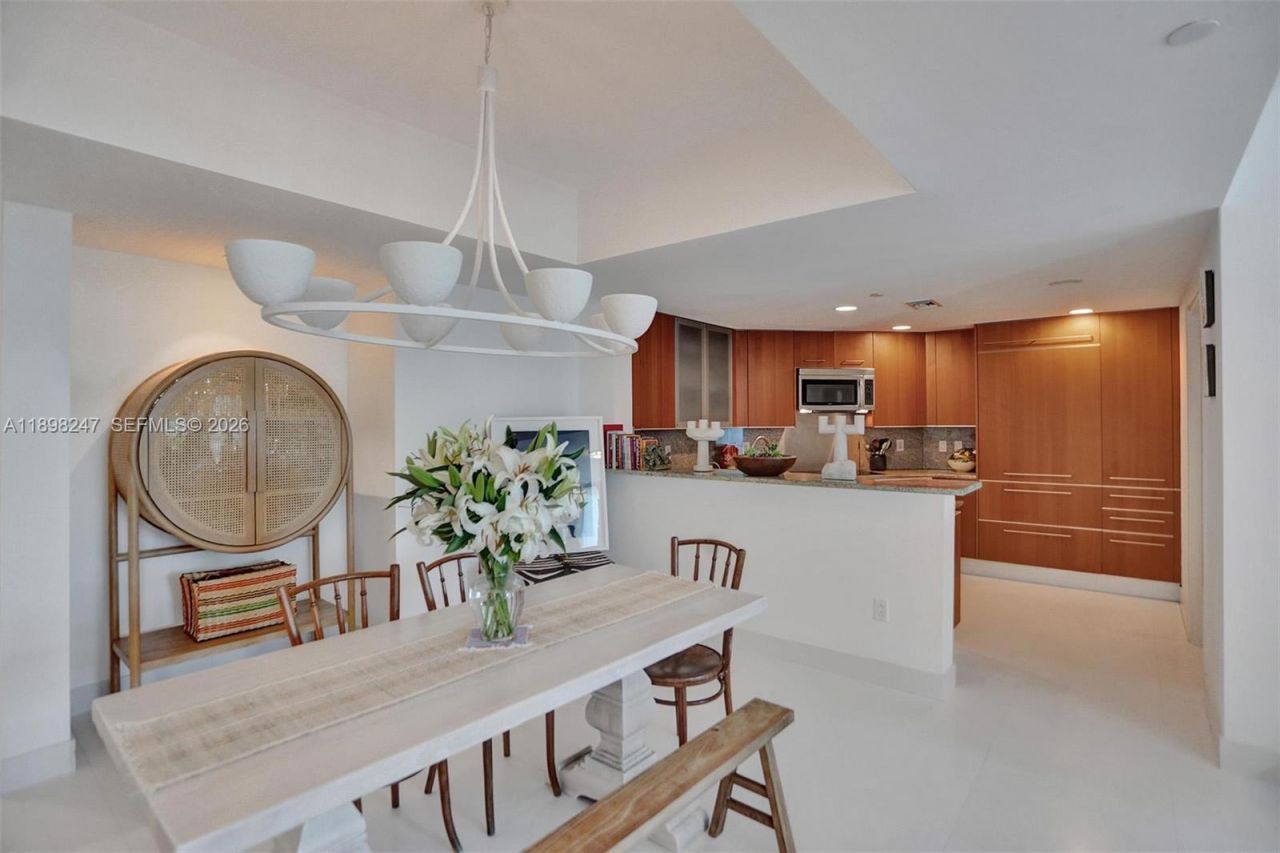 2627 S Bayshore Dr, Unit 506, Coconut Grove, FL 33133 Photo