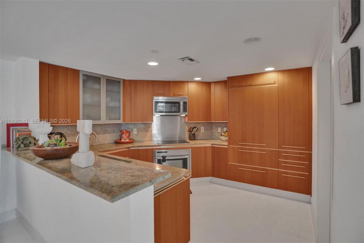 2627 S Bayshore Dr, Unit 506, Coconut Grove, FL 33133 Photo