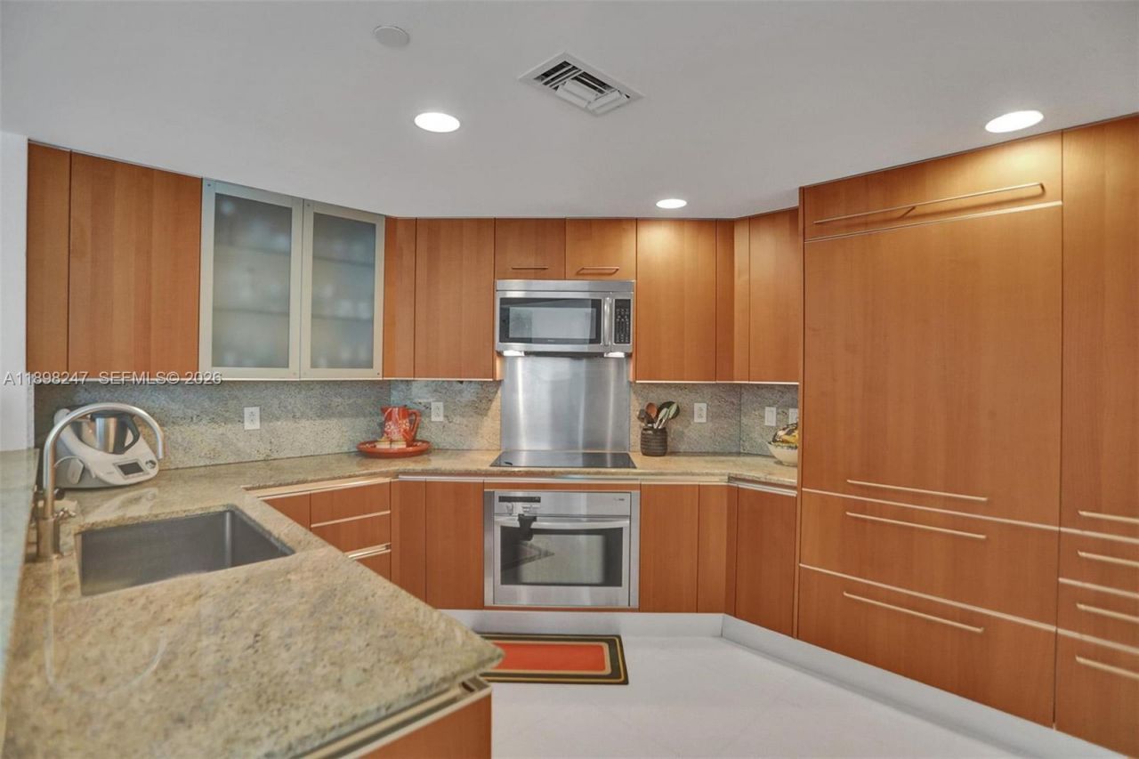 2627 S Bayshore Dr, Unit 506, Coconut Grove, FL 33133 Photo