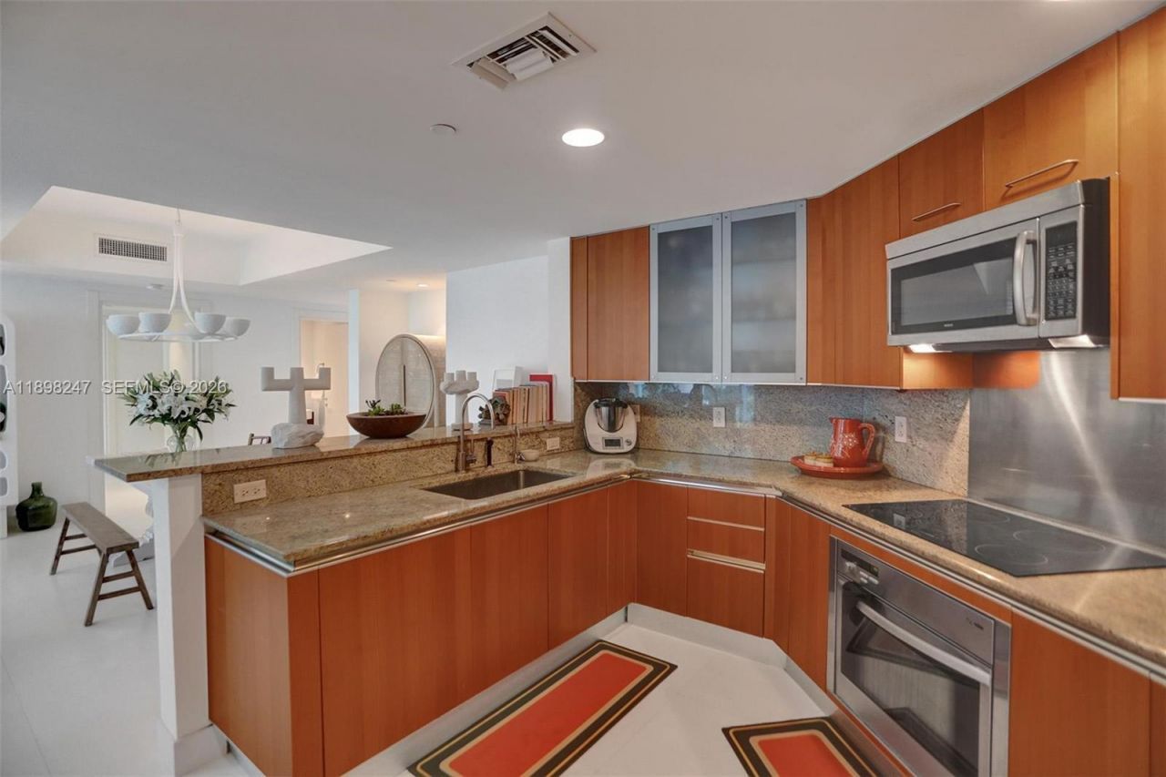 2627 S Bayshore Dr, Unit 506, Coconut Grove, FL 33133 Photo