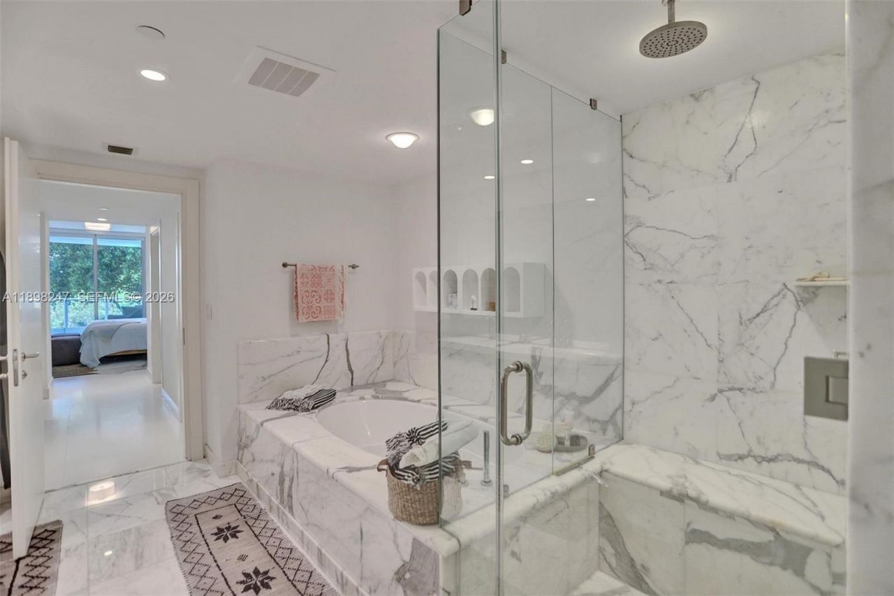 2627 S Bayshore Dr, Unit 506, Coconut Grove, FL 33133 Photo