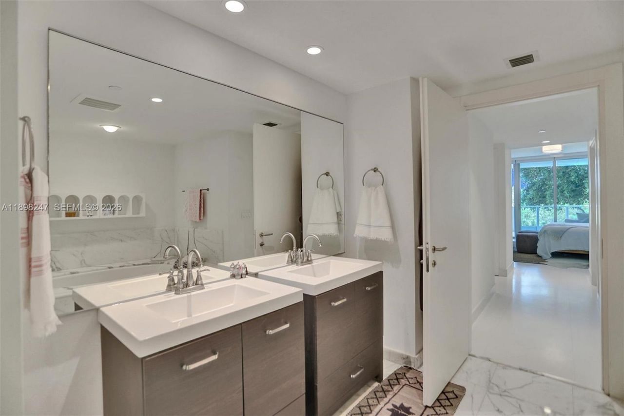 2627 S Bayshore Dr, Unit 506, Coconut Grove, FL 33133 Photo