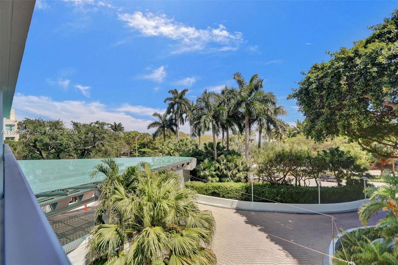 2627 S Bayshore Dr, Unit 506, Coconut Grove, FL 33133 Photo