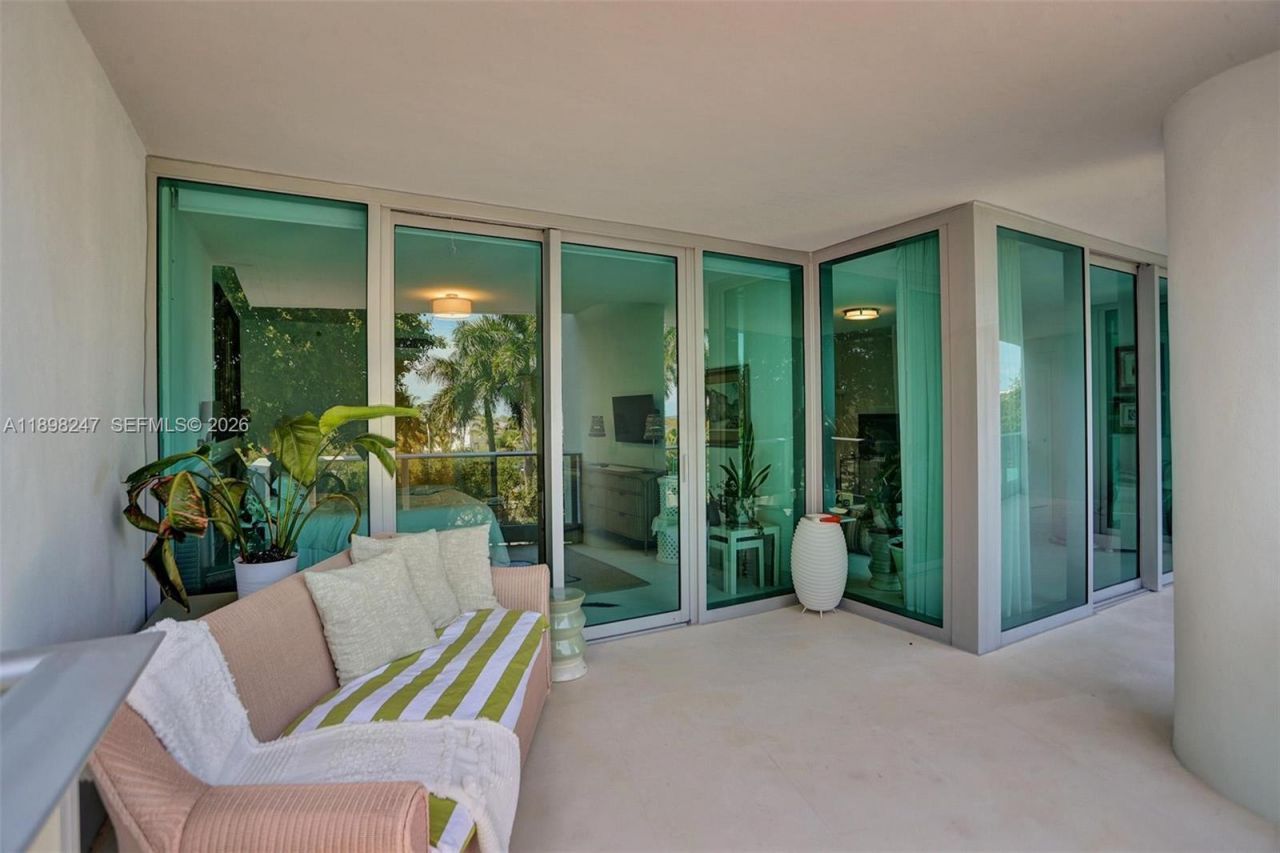 2627 S Bayshore Dr, Unit 506, Coconut Grove, FL 33133 Photo