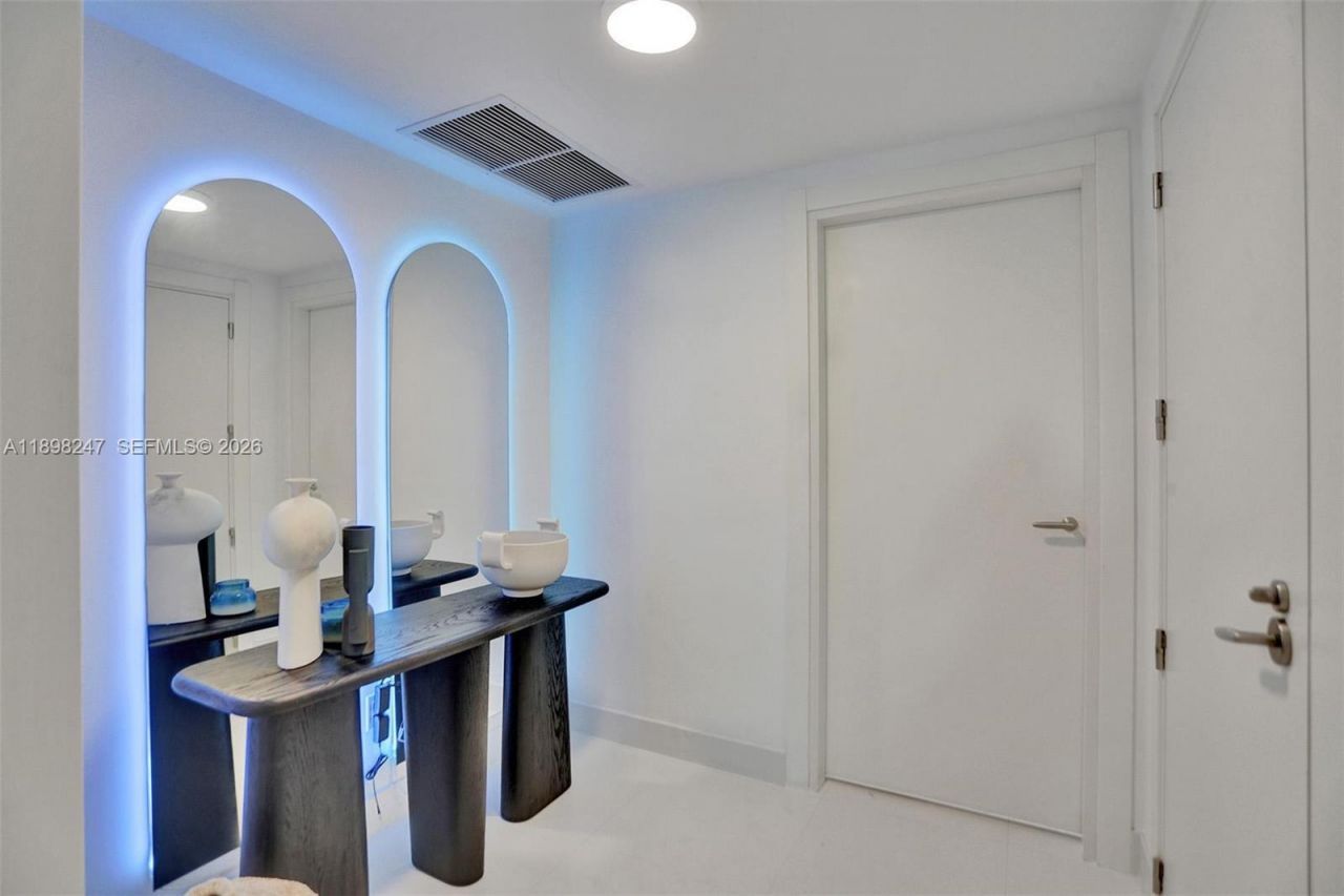 2627 S Bayshore Dr, Unit 506, Coconut Grove, FL 33133 Photo