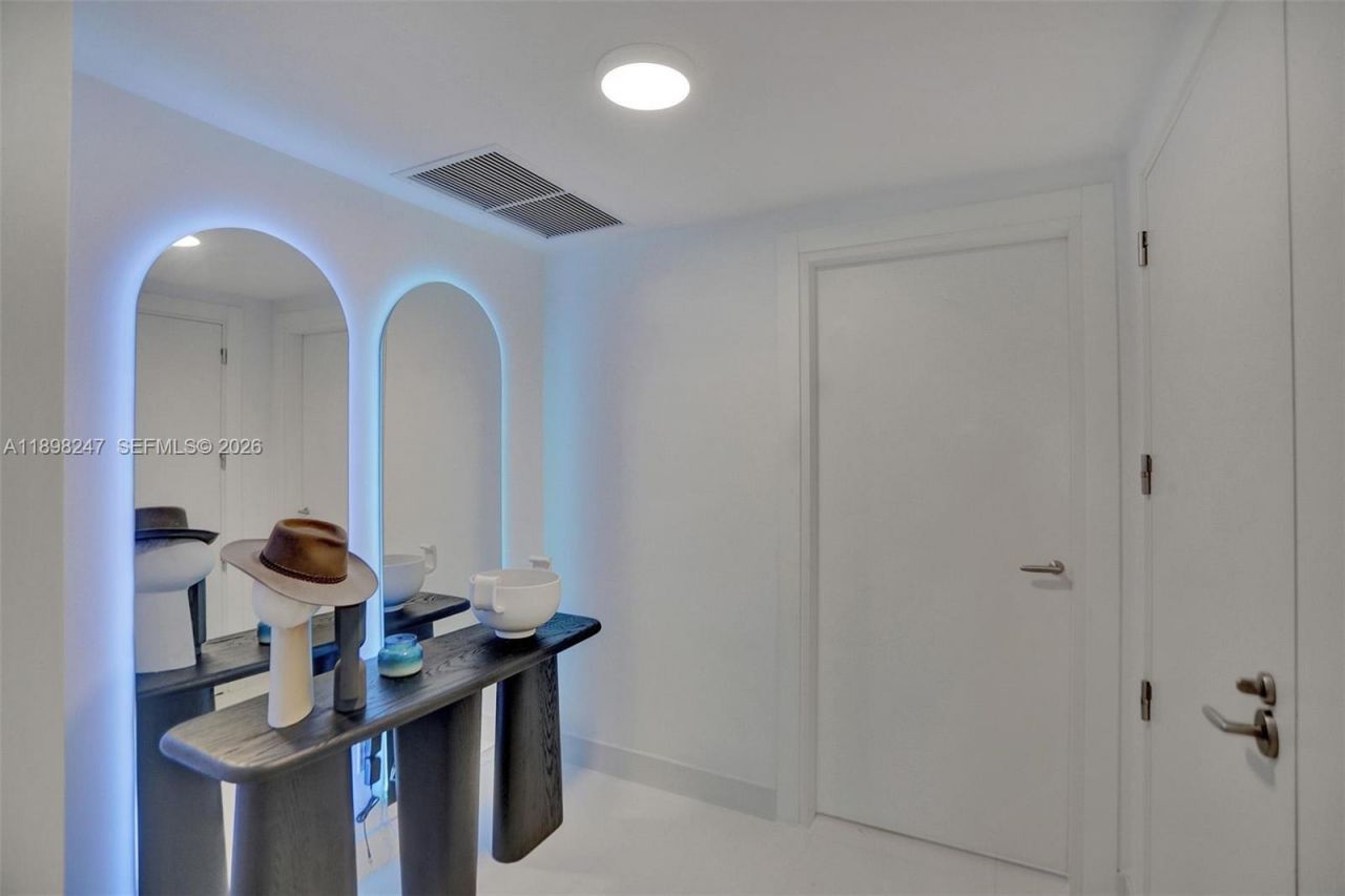 2627 S Bayshore Dr, Unit 506, Coconut Grove, FL 33133 Photo