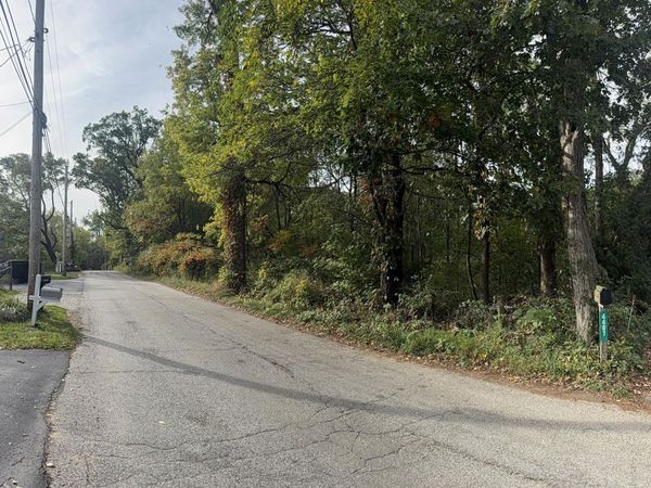 4403 Flint Lake Gateway, Valparaiso, IN 46383