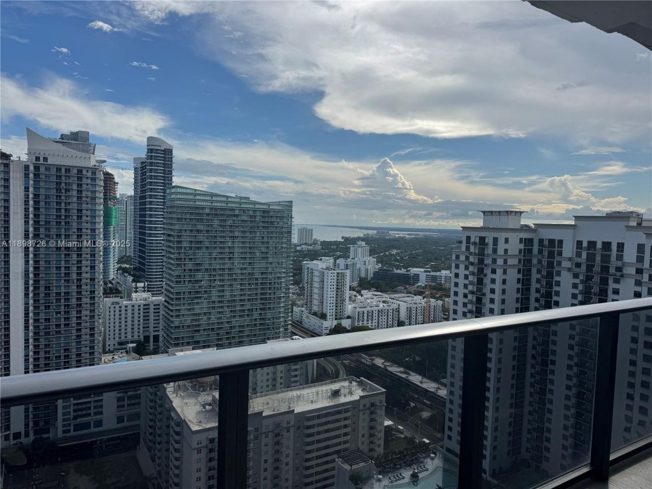 45 SW 9th St, Unit 3404, Miami, FL 33130 Photo