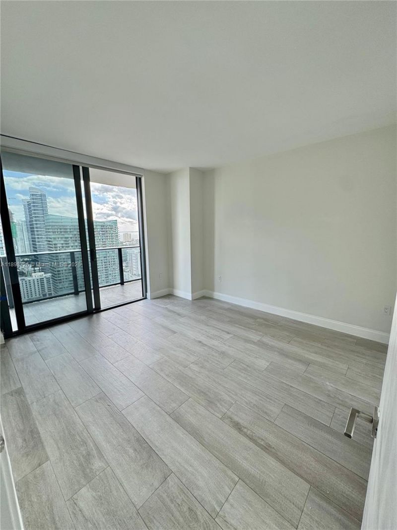 45 SW 9th St, Unit 3404, Miami, FL 33130 Photo