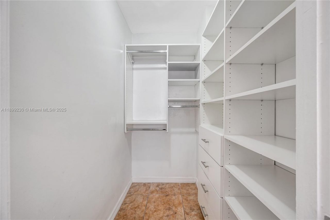 290 174th St, Unit 511, Sunny Isles Beach, FL 33160 Photo