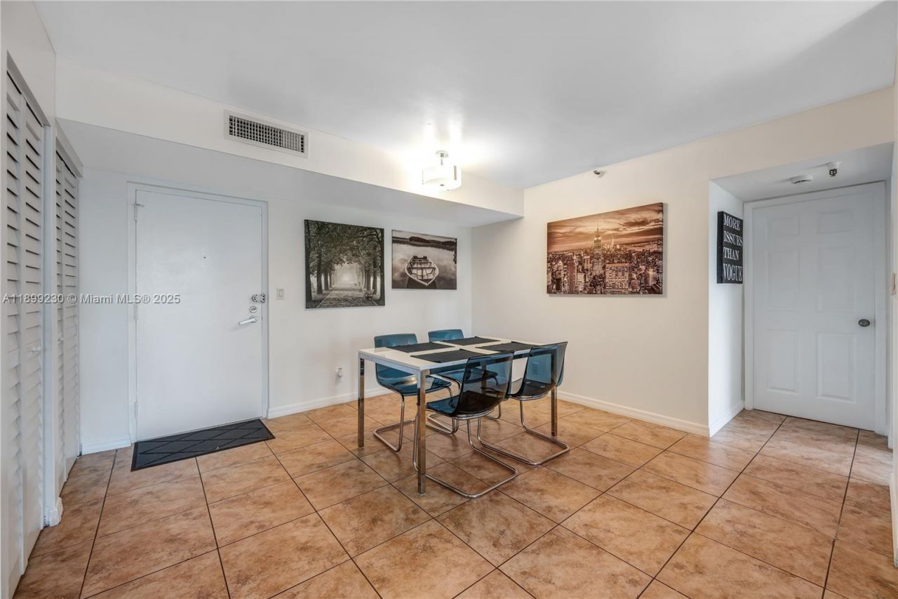 290 174th St, Unit 511, Sunny Isles Beach, FL 33160 Photo