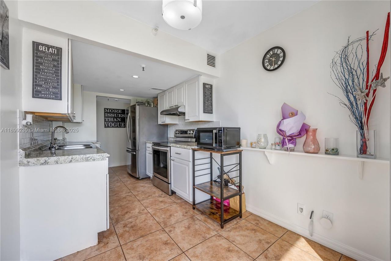 290 174th St, Unit 511, Sunny Isles Beach, FL 33160 Photo