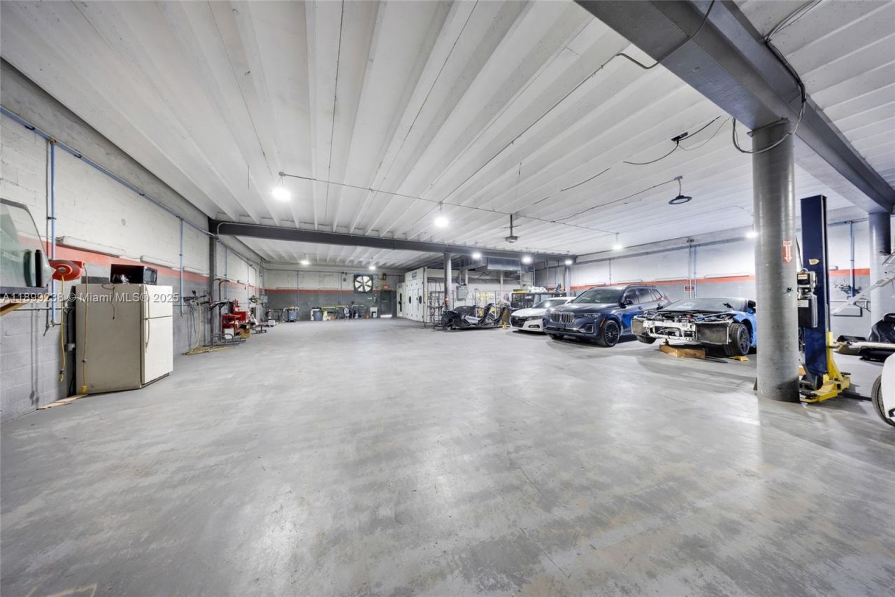 2600 Ali Baba Ave, Opa Locka, FL 33054 Photo