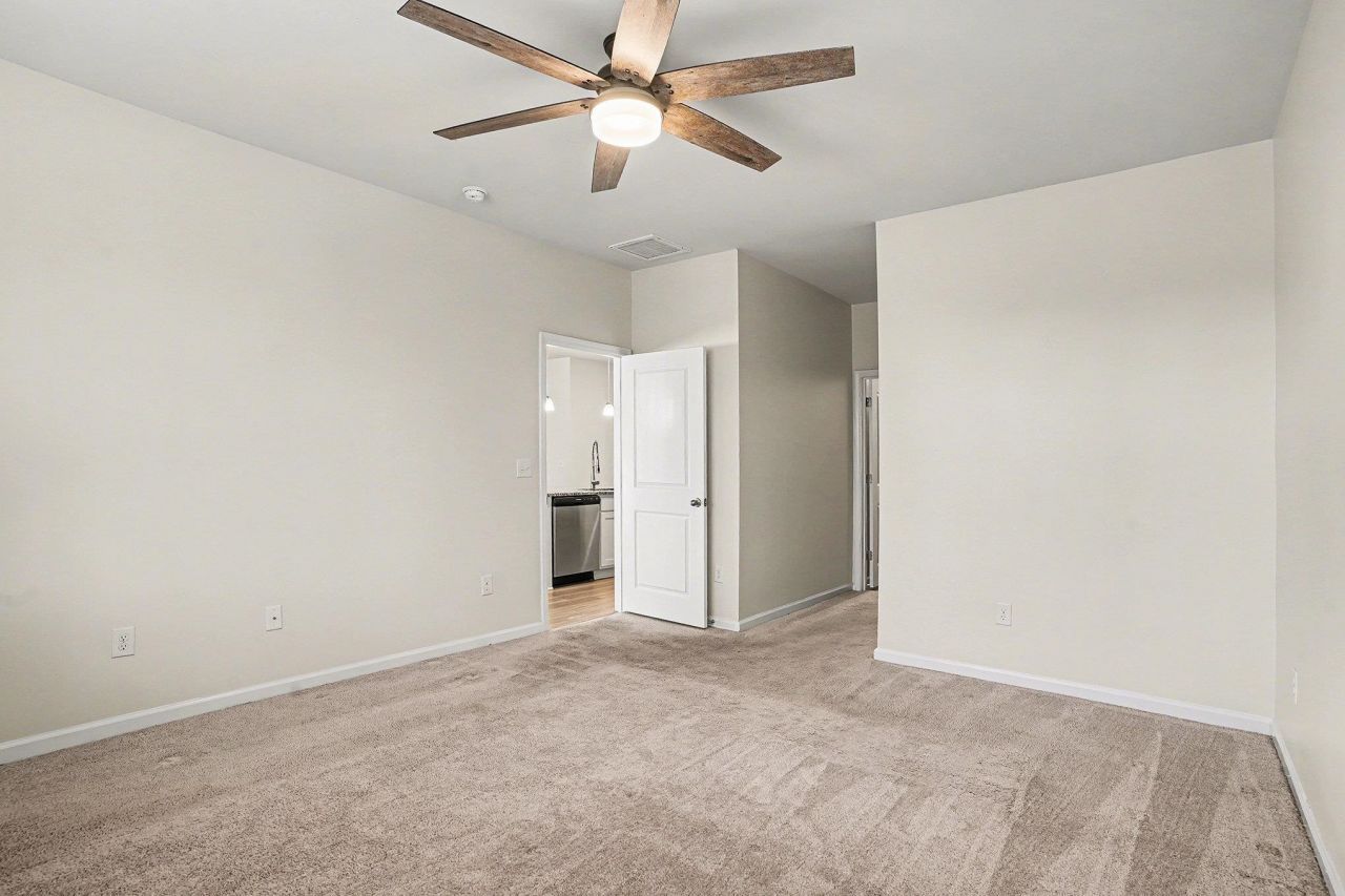 188 Legends Village Loop Photo 13