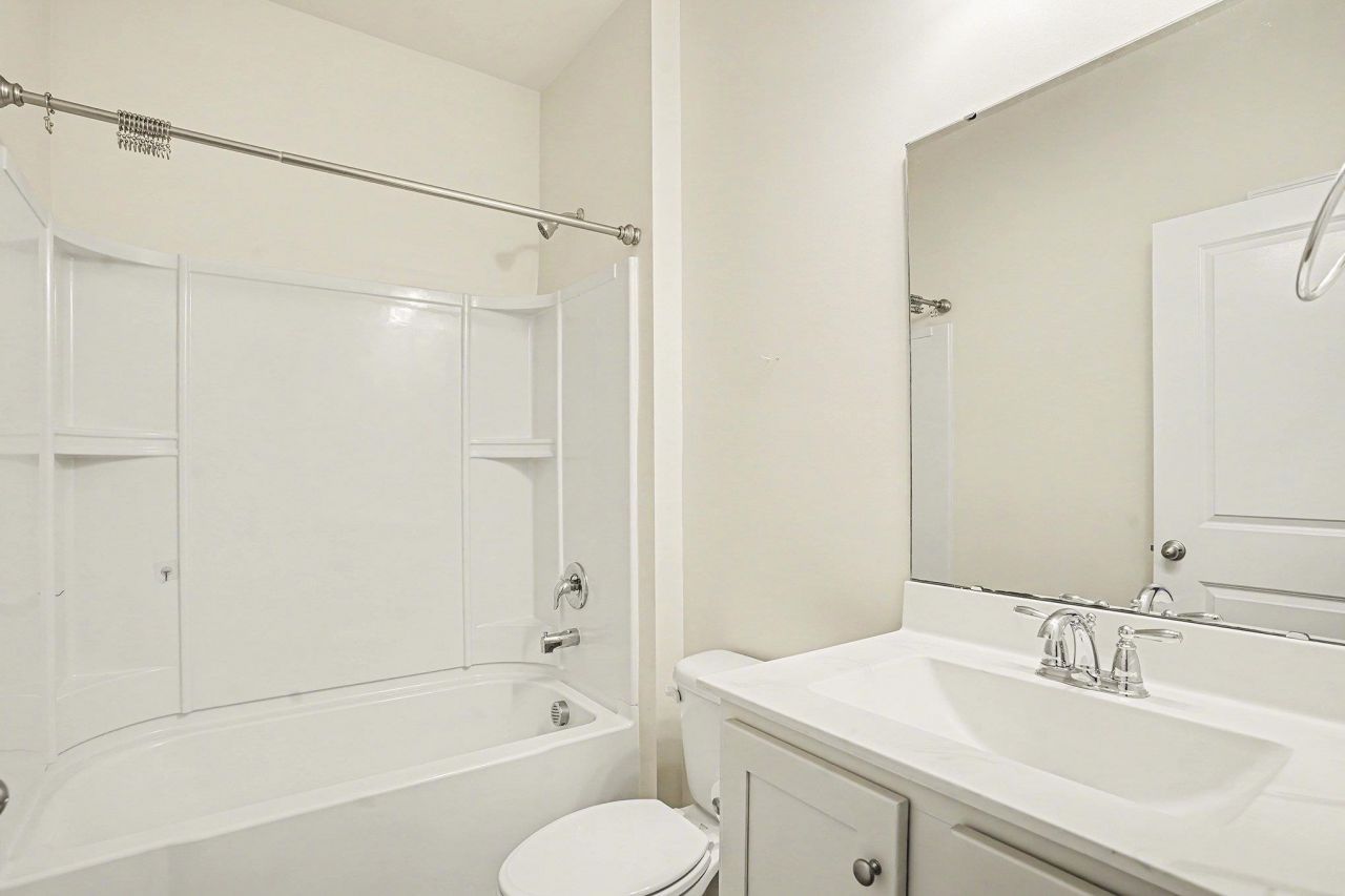 188 Legends Village Loop Photo 17