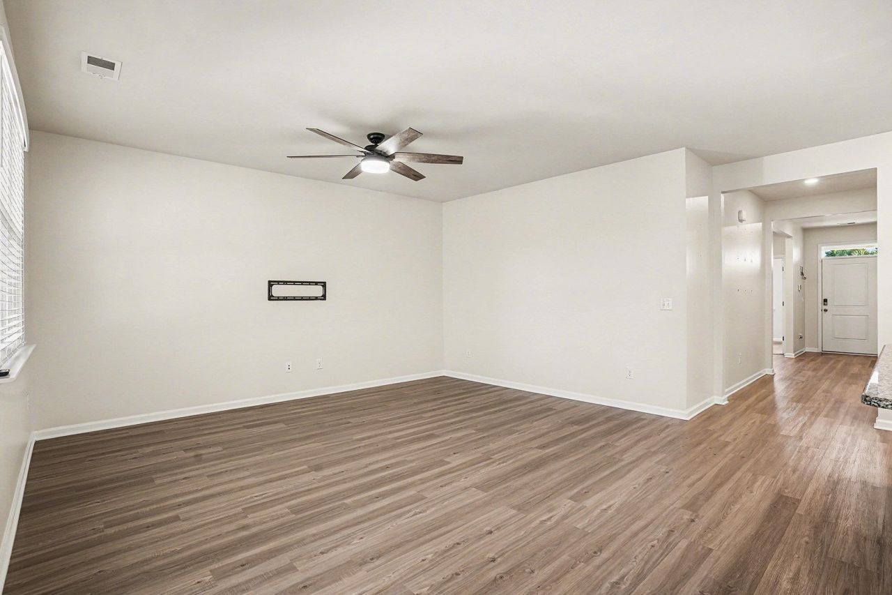 188 Legends Village Loop Photo 6