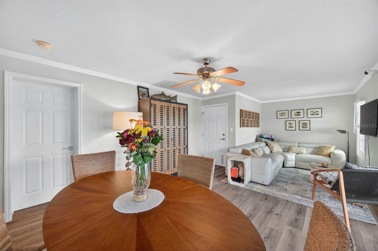 4924 Beach Drive Se, Unit F, Saint Petersburg, FL 33705 Photo