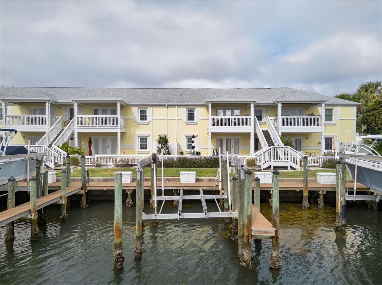 4924 Beach Drive Se, Unit F, Saint Petersburg, FL 33705 Photo