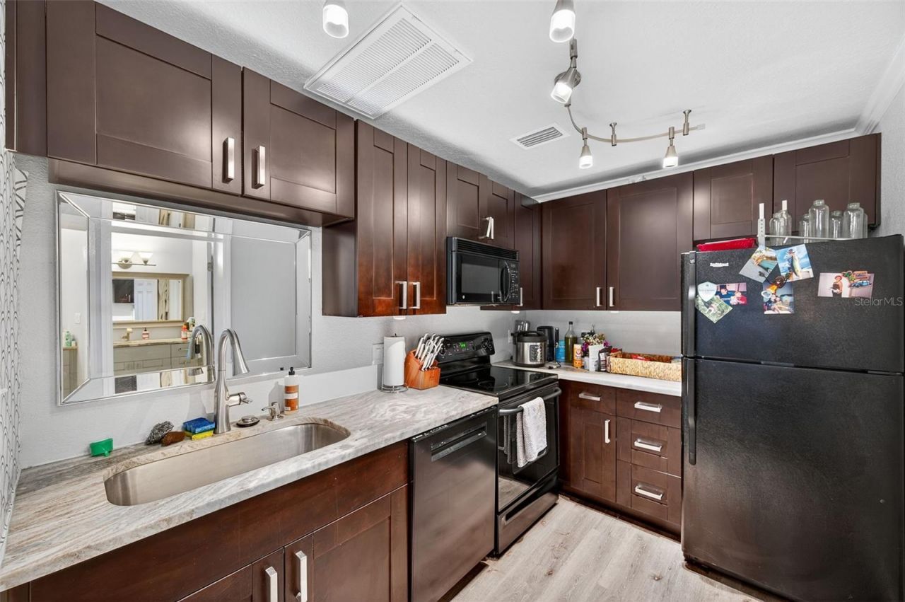 4924 Beach Drive Se, Unit F, Saint Petersburg, FL 33705 Photo