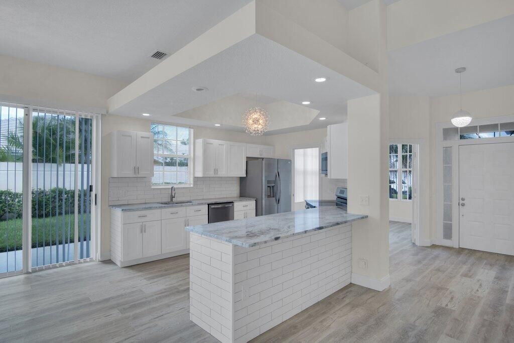 324 NW Bentley Circle, Port Saint Lucie, FL 34986 Photo