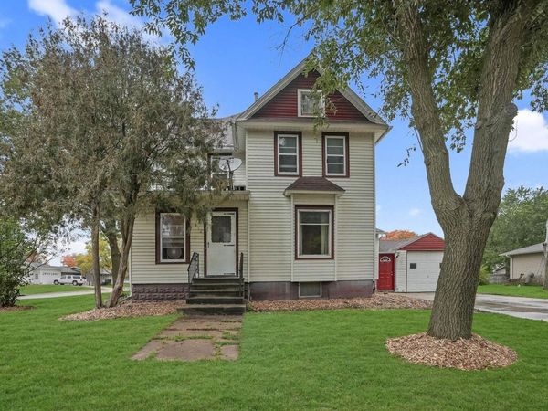 412 E 4th Street, Readlyn, IA 50668