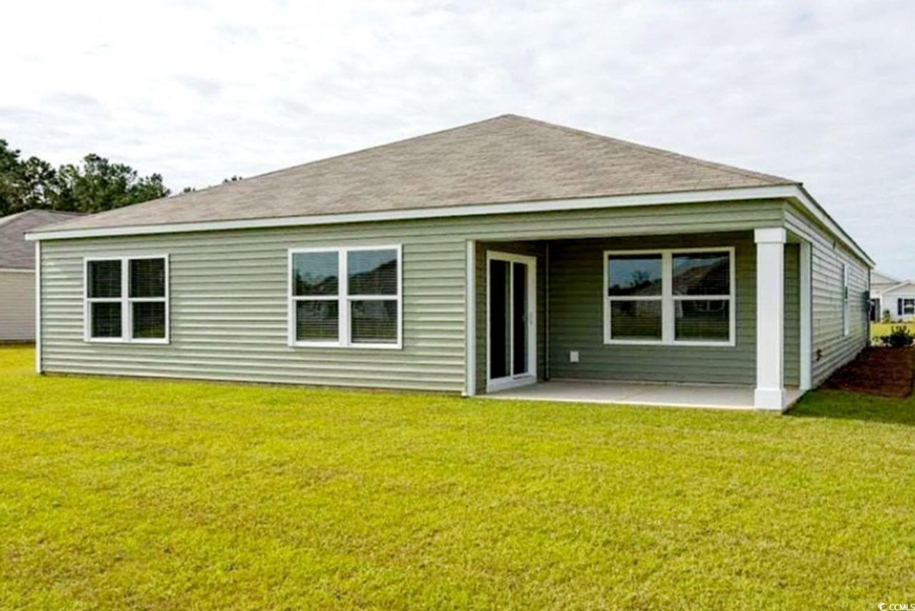 869 Twickenham Loop Photo 15