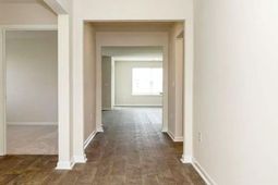 869 Twickenham Loop photo 4