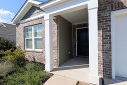 869 Twickenham Loop photo 4