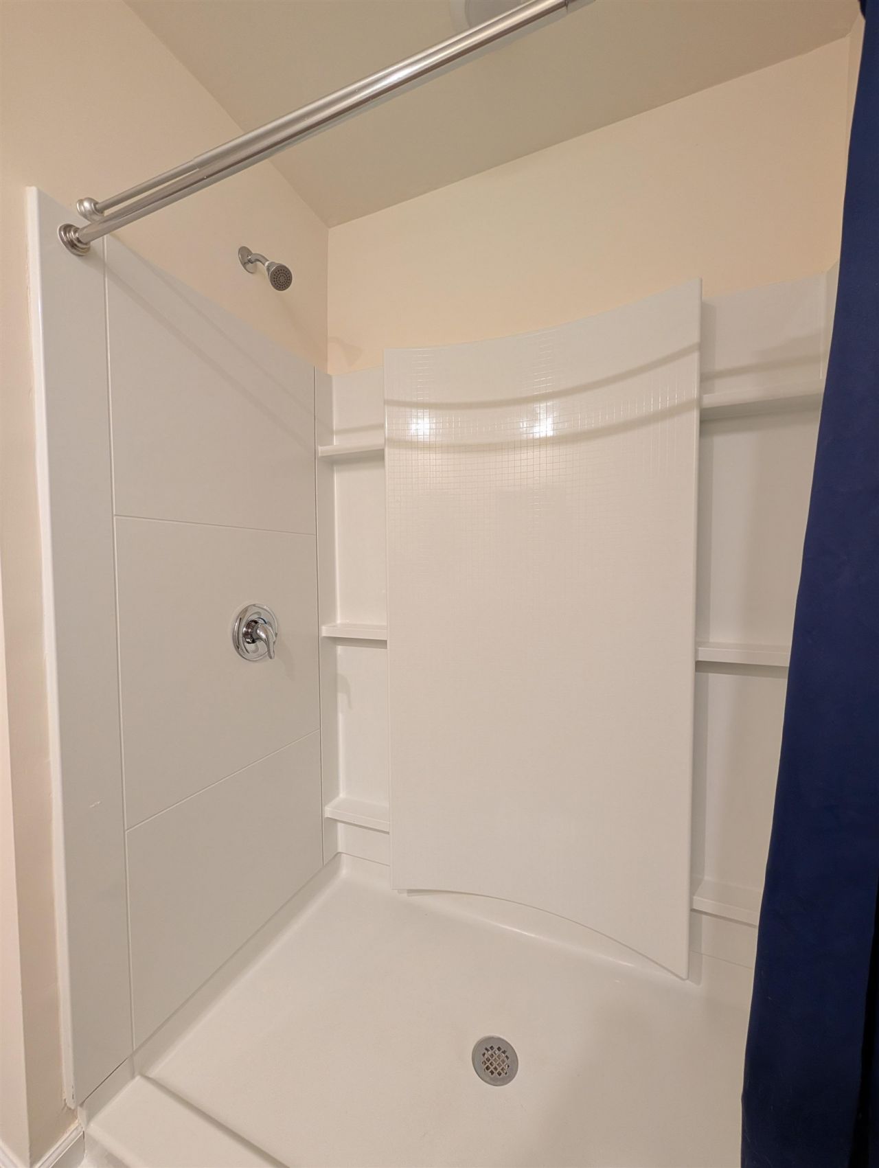 869 Twickenham Loop Photo 24