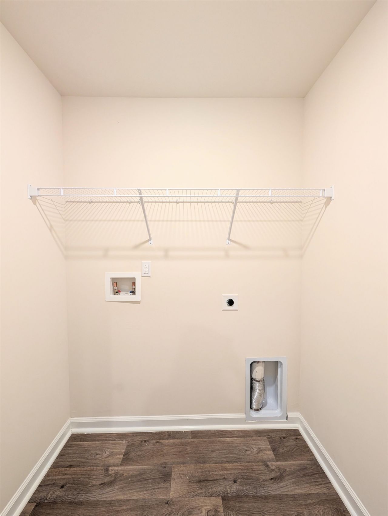 869 Twickenham Loop Photo 27