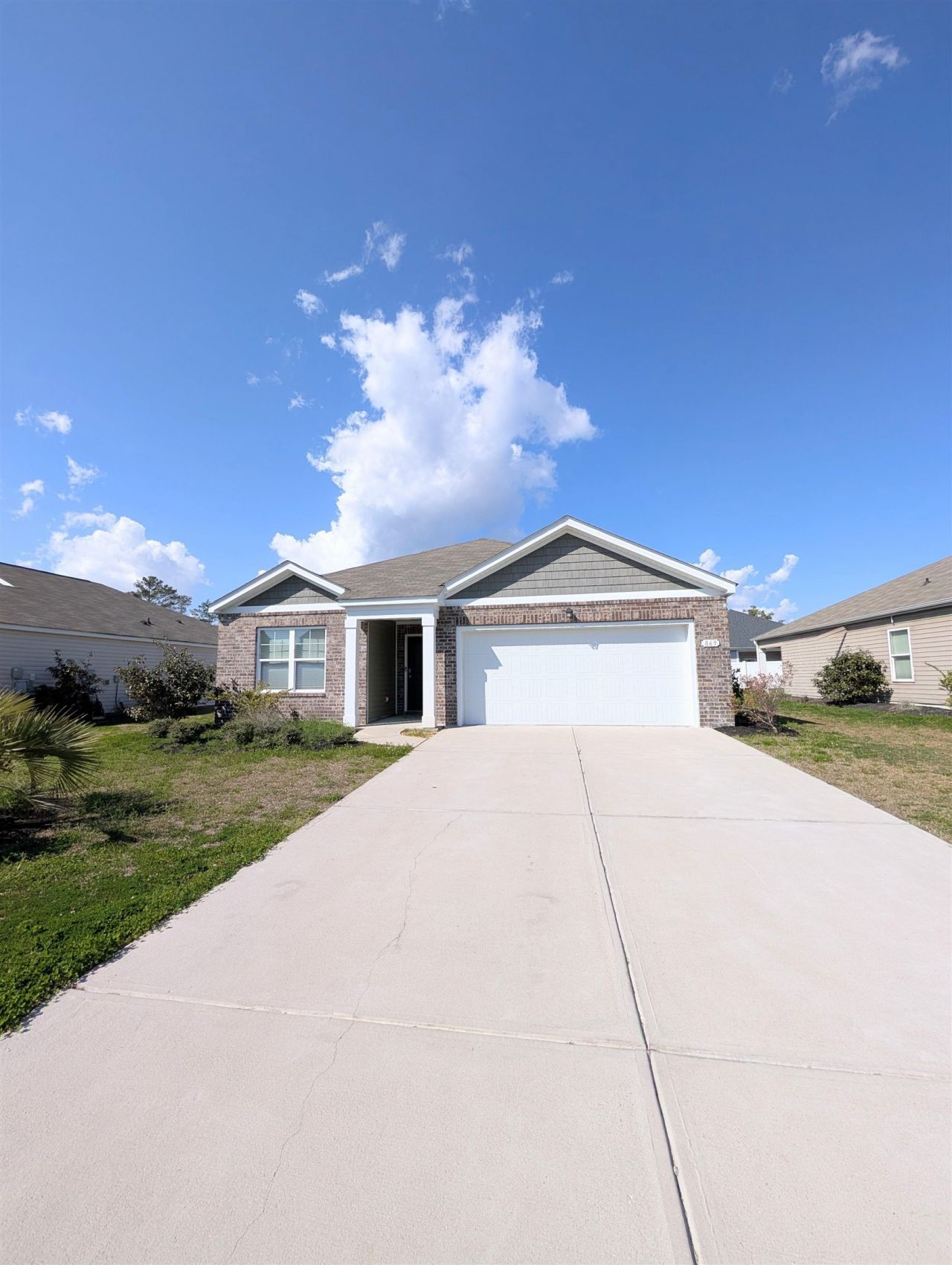 869 Twickenham Loop Photo 32