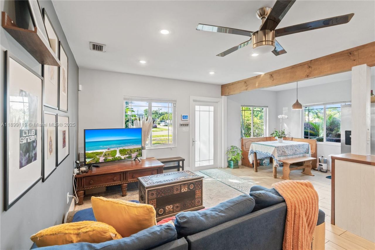 2447 Wilson St, Hollywood, FL 33020 Photo