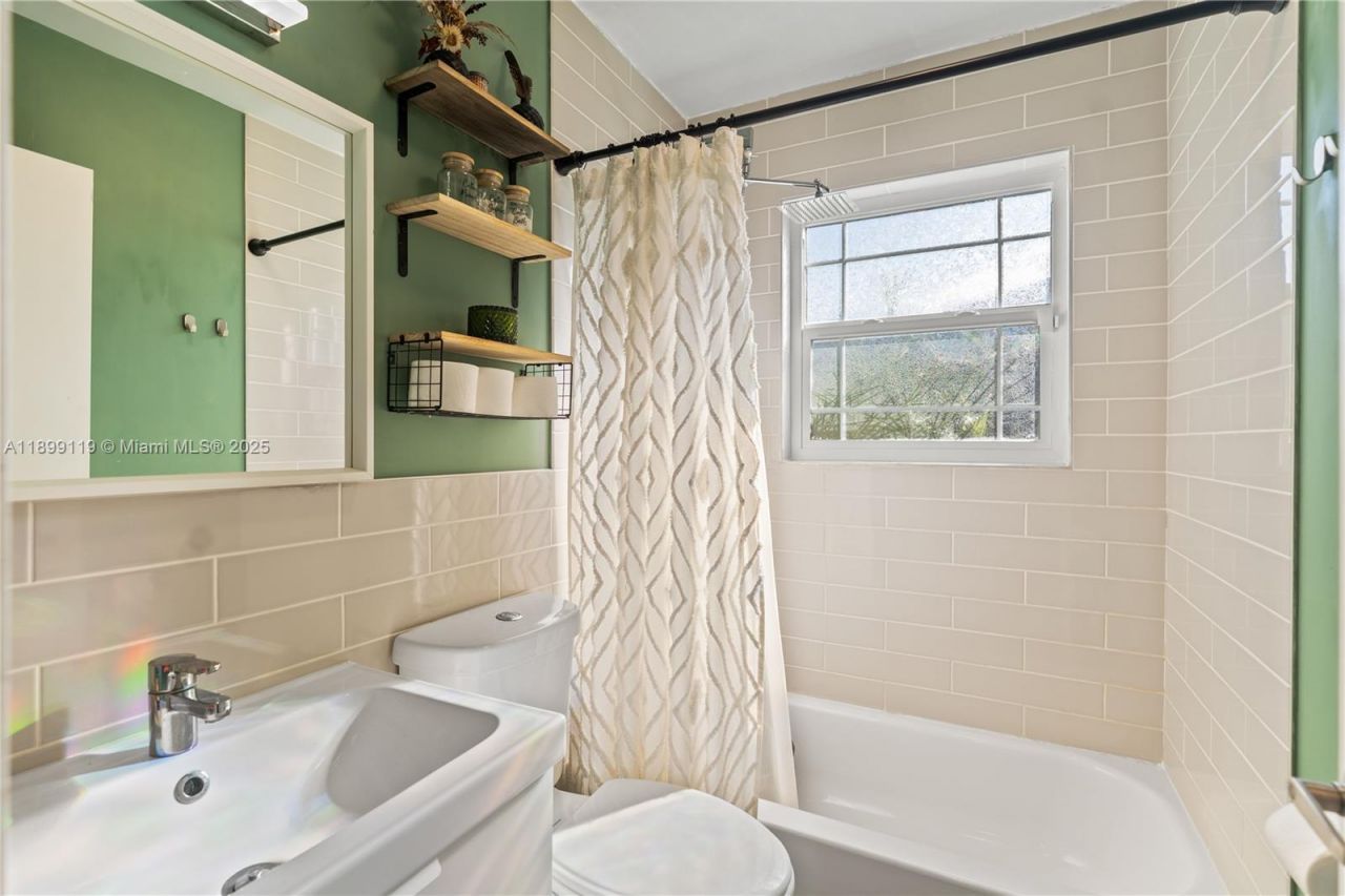 2447 Wilson St, Hollywood, FL 33020 Photo