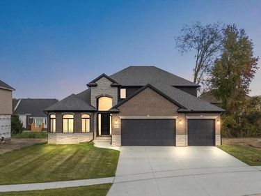 50352 Mistwood Drive, Macomb Twp, MI 48042