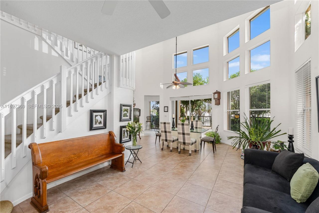 3699 NE 208th Ter, Aventura, FL 33180 Photo