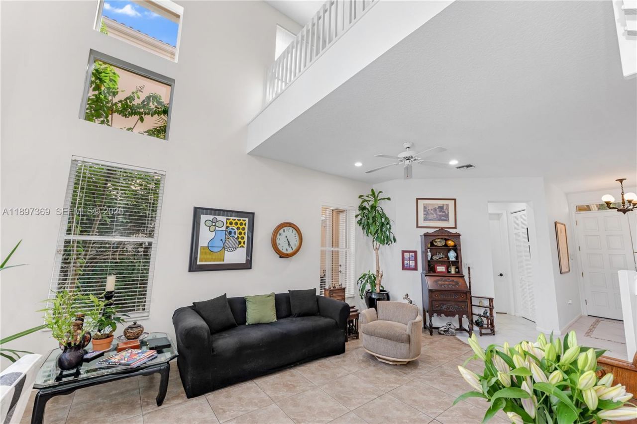 3699 NE 208th Ter, Aventura, FL 33180 Photo