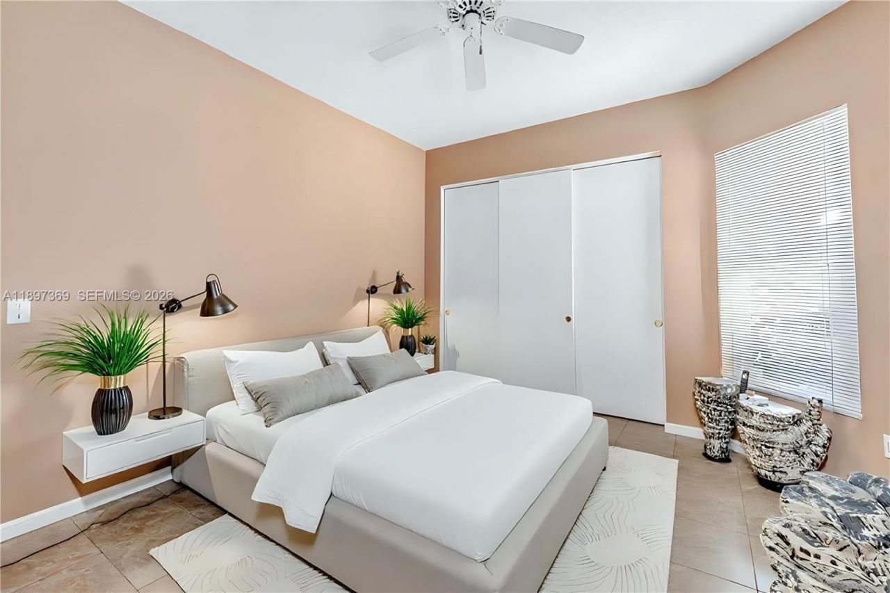 3699 NE 208th Ter, Aventura, FL 33180 Photo