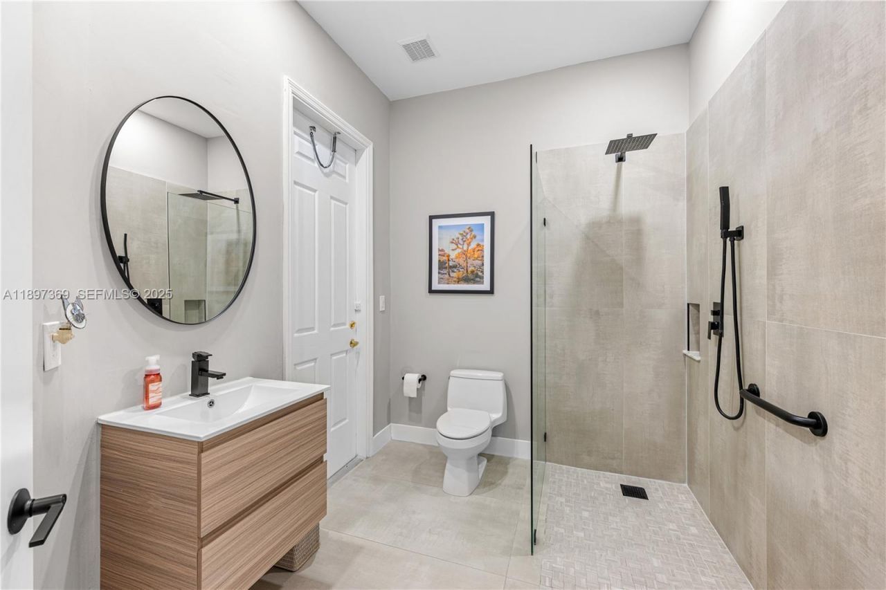 3699 NE 208th Ter, Aventura, FL 33180 Photo