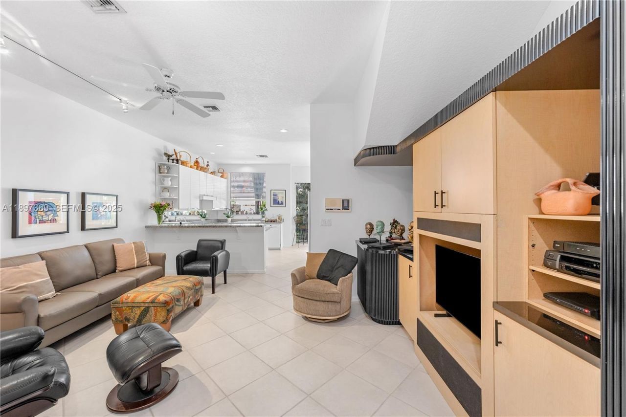 3699 NE 208th Ter, Aventura, FL 33180 Photo