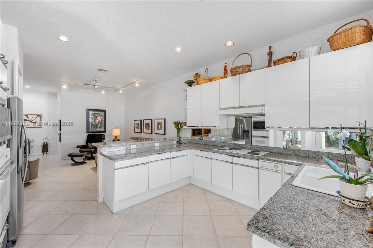 3699 NE 208th Ter, Aventura, FL 33180 Photo