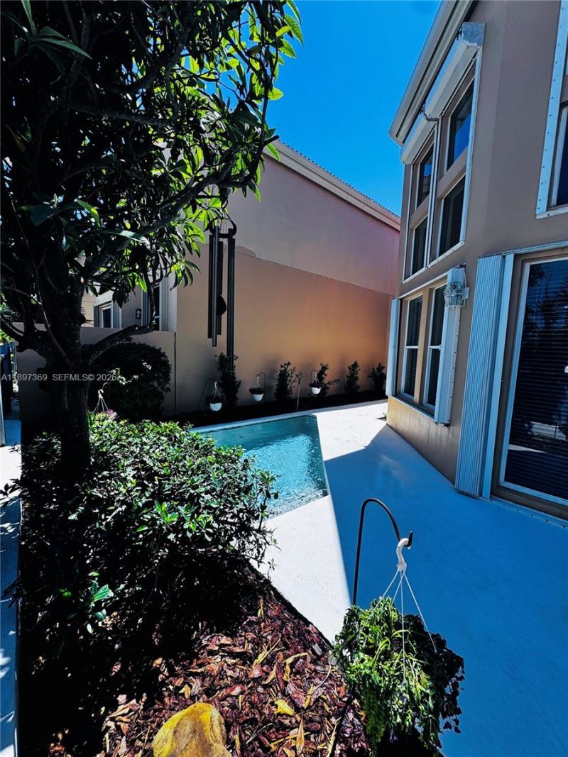 3699 NE 208th Ter, Aventura, FL 33180 Photo