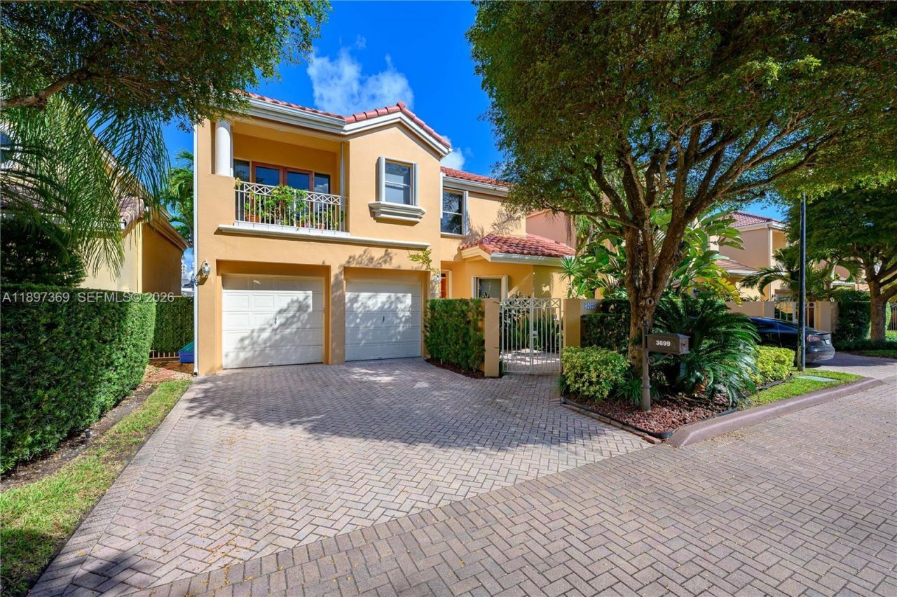 3699 NE 208th Ter, Aventura, FL 33180 Photo