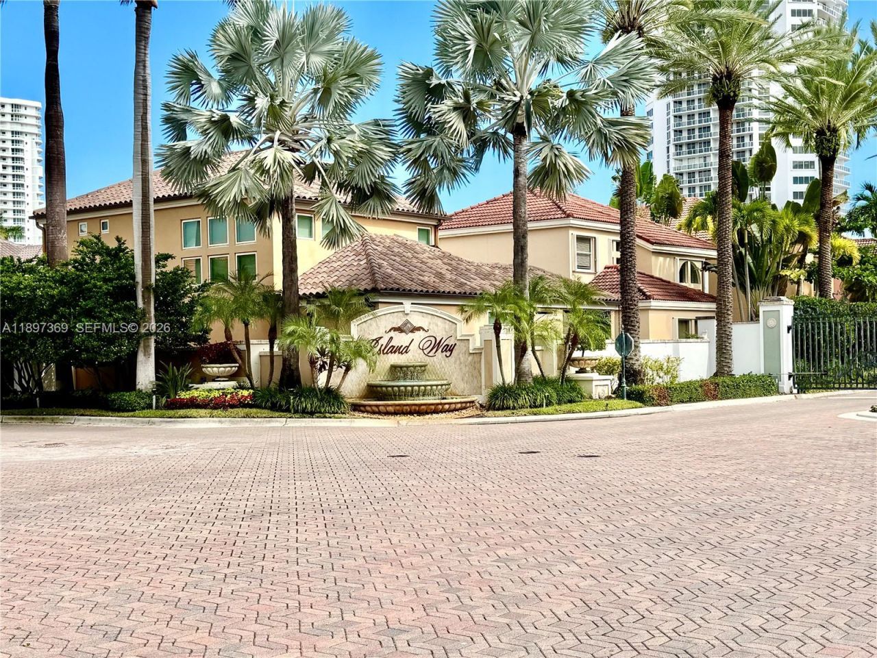 3699 NE 208th Ter, Aventura, FL 33180 Photo