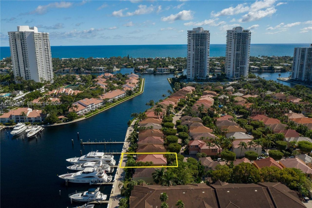 3699 NE 208th Ter, Aventura, FL 33180 Photo