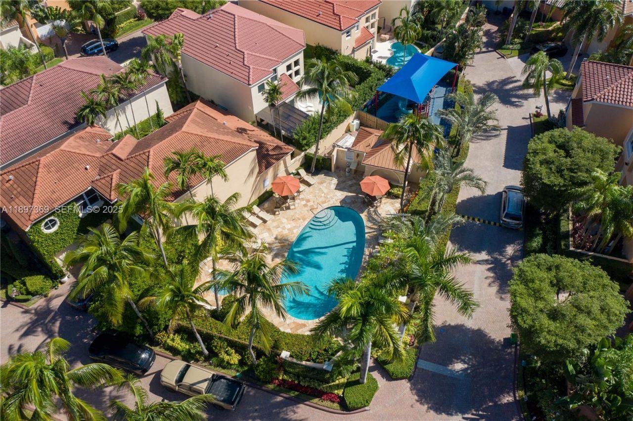 3699 NE 208th Ter, Aventura, FL 33180 Photo