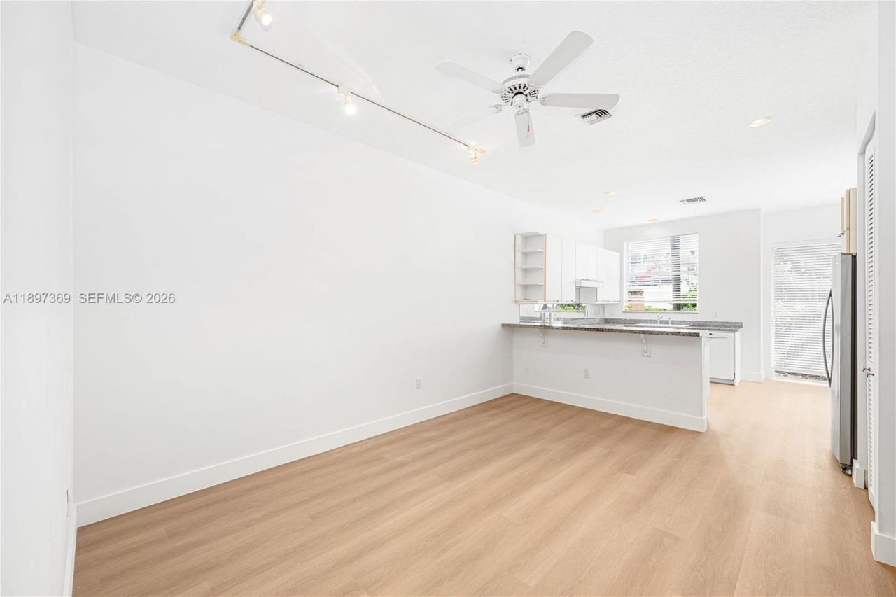 3699 NE 208th Ter, Aventura, FL 33180 Photo