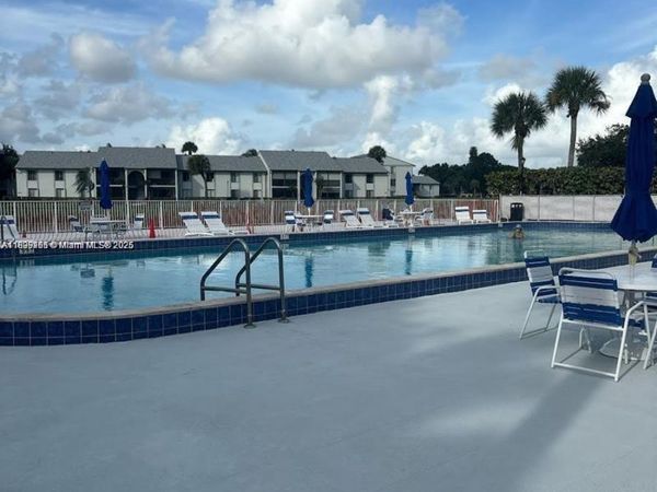 1001 Green Pine Blvd, Unit H2, West Palm Beach, FL 33409