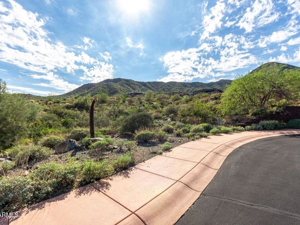 14235 E LONE WOLF Trail, Unit 114, Fountain Hills, AZ 85268