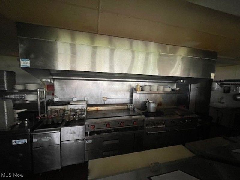 3020 Harrisburg Road NE, Canton, OH 44705 Photo 11